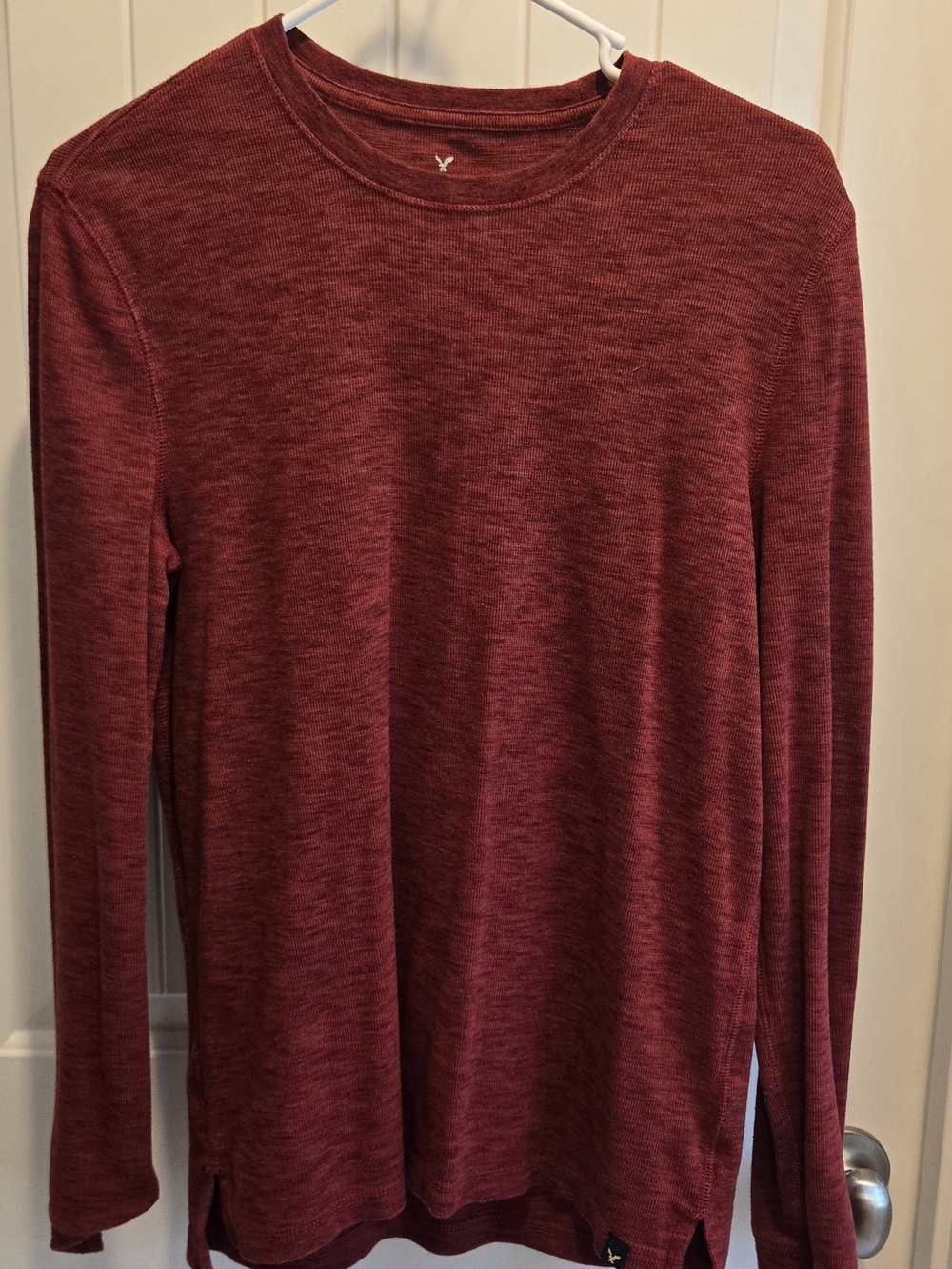 American Eagle Outfitters Men's Heathered Wine Crewneck Lightweight Long Sleeve